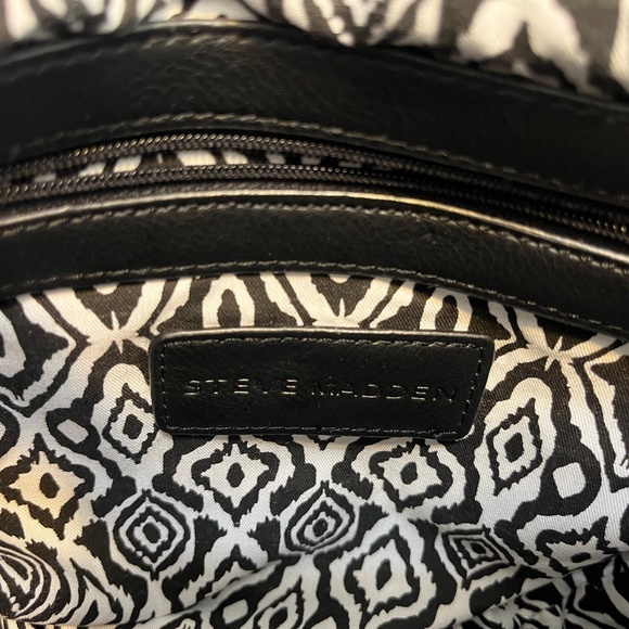 Steve Madden Black & White Crossbody Purse: Rare Find! - Picture 7 of 17